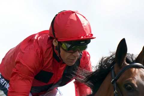 Revenge for Frankie Dettori? Emily Upjohn smashed into 1-2 for Irish Oaks