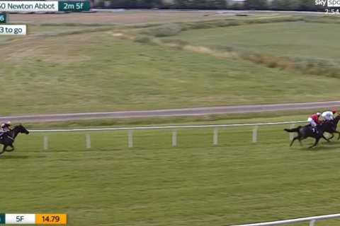 Punters utterly gobsmacked at one of a kind race that sees 999-1 in-running winner after TWO spectacular jockey unseats