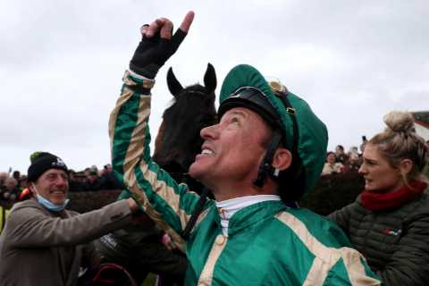 Frankie Dettori to make flying visit to Listowel after honouring gaelic football deal