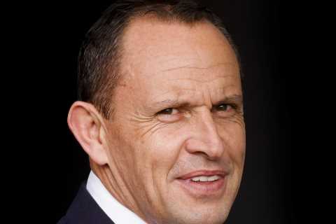 Queen’s funeral: Who’s Chris Waller, horse trainer ‘in weekly contact’ with Her Majesty flying 10,500 miles to attend?