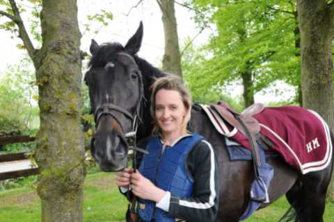 Former opera singer turned trainer Heather Main “honoured” to sing the national anthem at Newbury