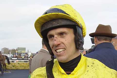 ‘Tough guy’ jockey who met the Queen and raced with broken ribs forced to retire aged 33