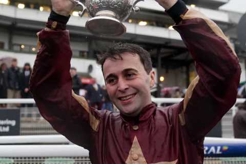 The Two Amigos wins his first race in FOUR years with 16-1 stunner in Welsh Grand National
