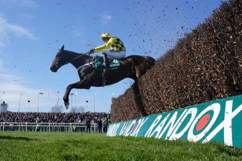 5.15 Aintree 2023 result – day 2: Who won Handicap Hurdle? How every horse finished at Grand National Festival race