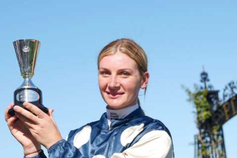 Who is jockey Jamie Kah?