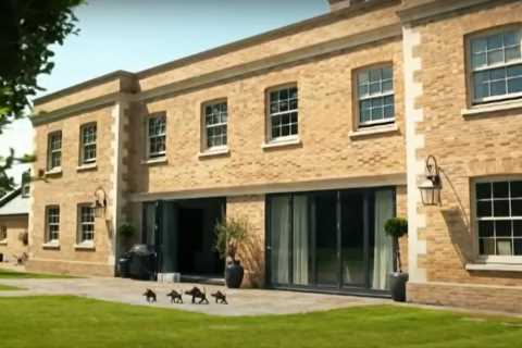 Frankie Dettori to rent out huge mansion with swimming pool and ‘sulking room good for hangovers’ for £15,000 a month