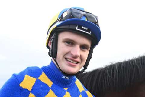 World’s Tallest Jockey to Ride for Willie Mullins at Cheltenham Festival