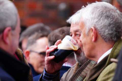Cheltenham Festival 2024 Drink Prices Shock Fans: A Comparison to Wimbledon