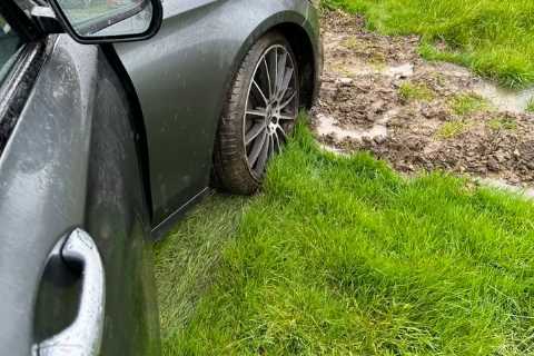 BBC Commentator Stranded Outside Cheltenham Festival as Car Gets Stuck in Mud